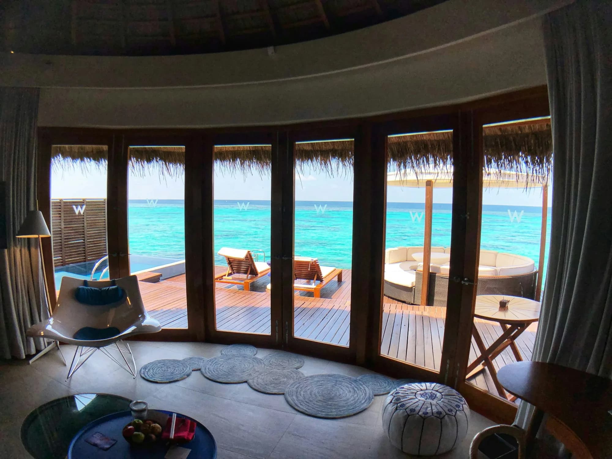 Infinity pool of an oceanfront villa on a limestone cliff in Bali